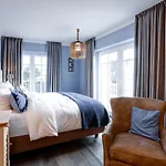 Hotel Seventy Seven *