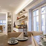 Hotel Seventy Seven *