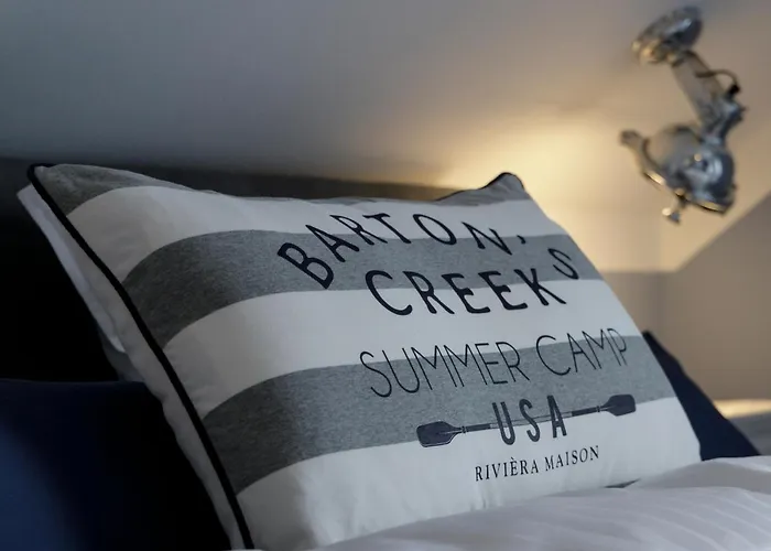 Ξενοδοχείο Seventy Seven *